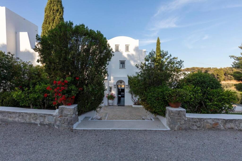 Retreat Villa By The Sea With Pool In Porto Heli Exterior photo