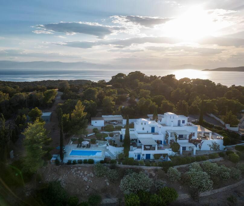 Retreat Villa By The Sea With Pool In Porto Heli Exterior photo