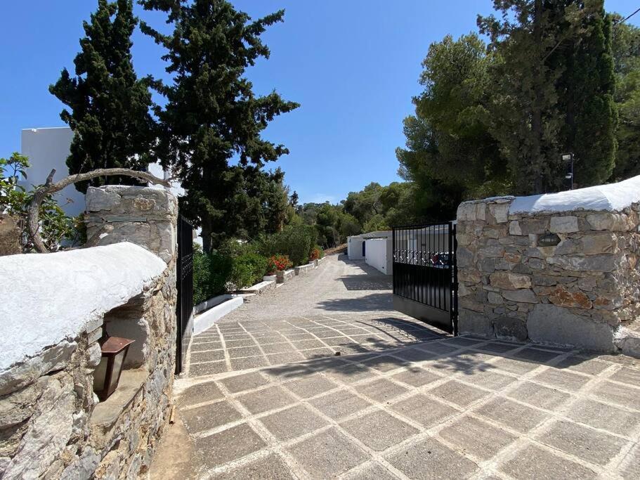 Retreat Villa By The Sea With Pool In Porto Heli Exterior photo