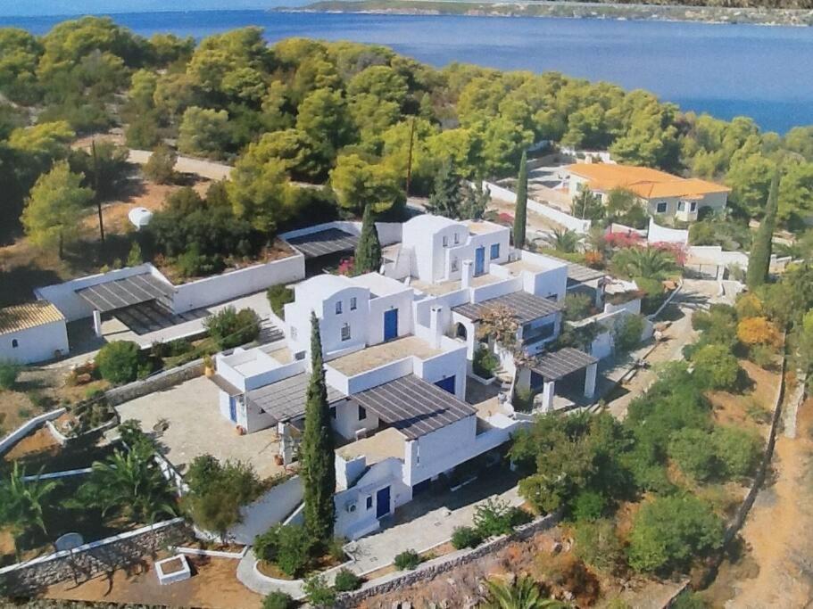 Retreat Villa By The Sea With Pool In Porto Heli Exterior photo